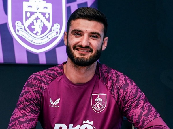 Burnley Resmi Rekrut Armando Broja dari Chelsea